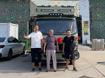 恭喜汤先生喜提星空二号房车